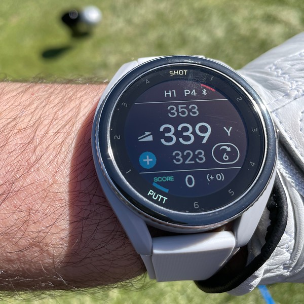 Voice caddie 2024 golf watch